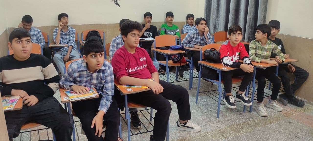 دبیرستان متوسطه اول امام رضا(ع)